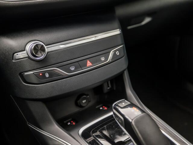 Peugeot 308 SW 1.2 PureTech Sport Automaat 131Pk (VIRTUAL COCKPIT, APPLE CARPLAY, LEDER, STOELVERWARMING, MASSAGE, 360 CAMERA, KEYLESS, TREKHAAK, NIEUWSTAAT)