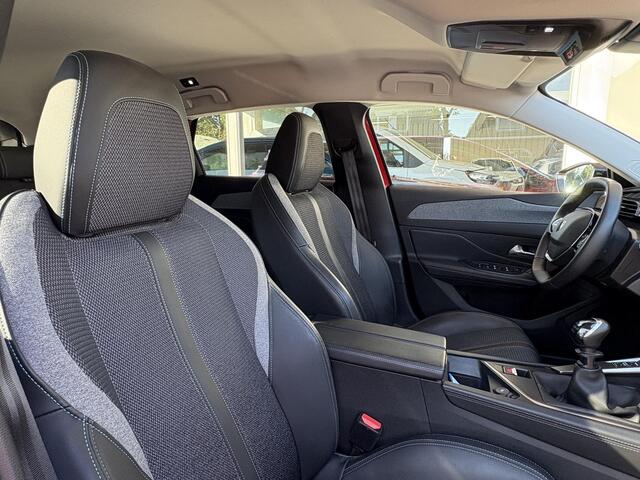 Peugeot 308 SW 1.2T 130pk Allure Pack Business | Keyless Entry | Achteruitrijcamera | Navigatie | Adaptieve Cruise Control | Draadloos telefoonlader | Lichtmetalen velgen | Privacy Glass