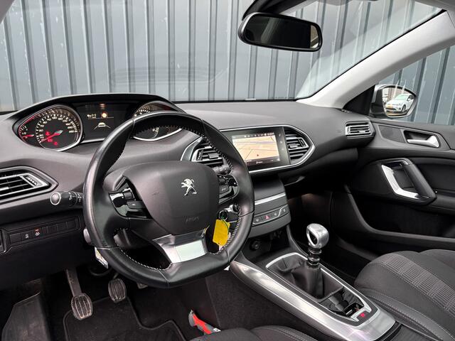 Peugeot 308 1.2 PureTech 130Pk Blue Lease Premium | Camera | Panodak | Stoelverw. | Prijs Rijklaar!!
