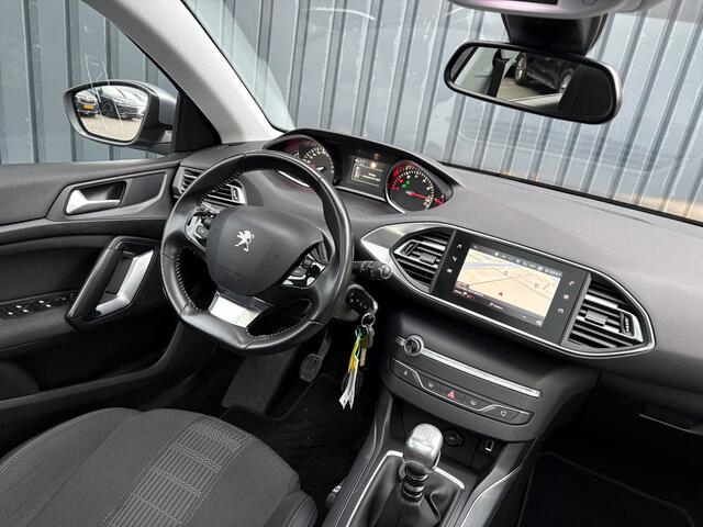 Peugeot 308 1.2 PureTech 130Pk Blue Lease Premium | Camera | Panodak | Stoelverw. | Prijs Rijklaar!!