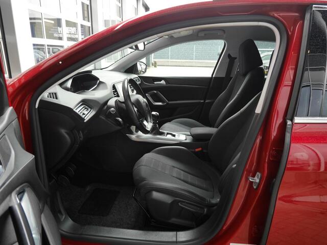 Peugeot 308 SW 1.2 Blue Lease Allure 110 PK | Handgeschakeld | Camera | Adaptive Cruise control | 3D Instrumentenpaneel | Apple Carplay | Android Auto | Keyless entry | Inclusief Dakdragers