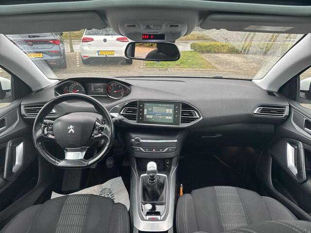 Peugeot 308 SW 1.6 BlueHDI Allure | 120 pk | Trekhaak | Pano Dak |