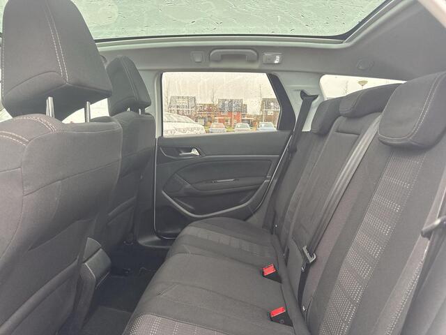 Peugeot 308 SW 1.6 BlueHDI Allure | 120 pk | Trekhaak | Pano Dak |