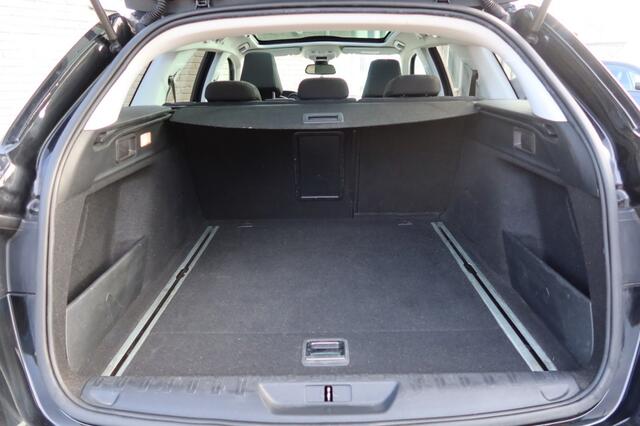 Peugeot 308 1.2 PURE TECH BLUE LEASE PREMIUM, PANO, NAVI, CAMERA ENZ...