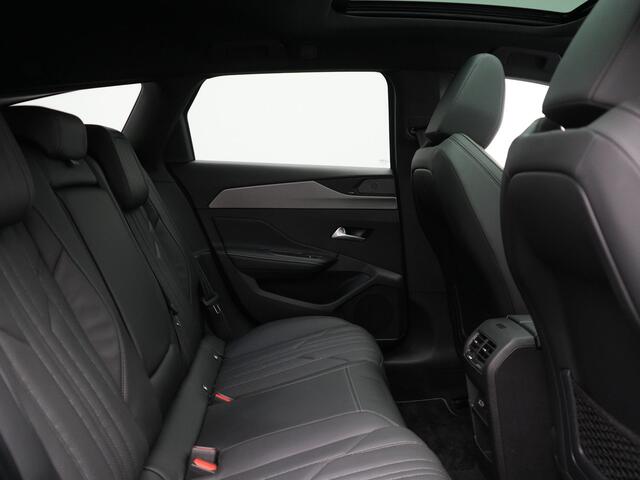 Peugeot 308 SW 1.6 Plug In Hybrid GT Pack Business 225pk Dealer O.H. PHEV | Panodak | Adaptive Cruise | 360 Camera | Lederen Sportstoelen Massage & Memory | Focal Sound | Stoelen & Stuur Verwarmd | Sfeerverlichting | Apple Carplay | Keyless | Navigatie | DAB |