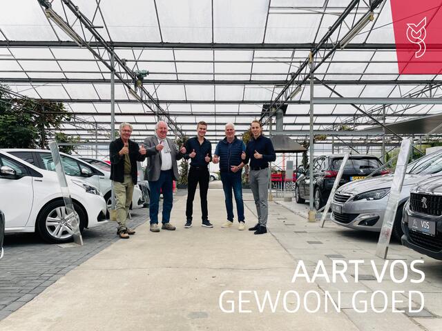 Peugeot 308 Plug-in Hybrid 225 GT | Leder | Panoramadak | New Entry | Unieke kleur!