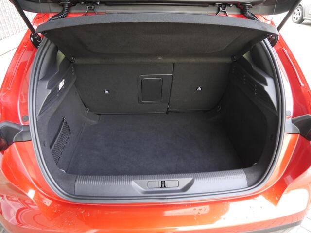 Peugeot 308 1.2 PureTech Allure | 130PK | Navigatie | Climate control | Lichtmetalen velgen | Achteruitrijcamera | Keyless entry en start | Parkeersensoren v+a