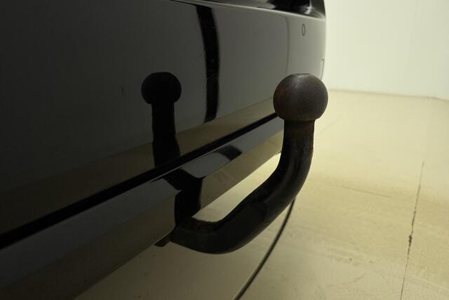 Peugeot 308 SW 1.2T Blue Lease GT | 130PK | trekhaak | Stoelverwarming | Start/Stopknop | Panorama Dak | Massagestoelen | Alcantara Bekleding | Adaptieve Cruise Control |