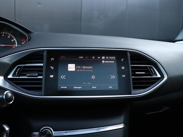 Peugeot 308 1.2 PureTech Blue Lease Executive | PANO | PDC | CRUISE | NAVI |