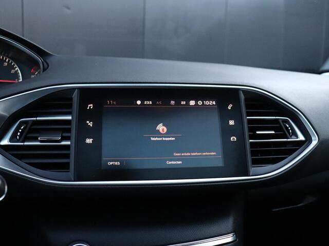 Peugeot 308 1.2 PureTech Blue Lease Executive | PANO | PDC | CRUISE | NAVI |