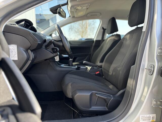 Peugeot 308 1.2 PureTech Active 110pk | Audio-navigatie full map | Cruise control | Electronic climate control | Lichtmetalen velgen 16" | Parkeersensor achter | Trekhaak | Dealer onderhouden!