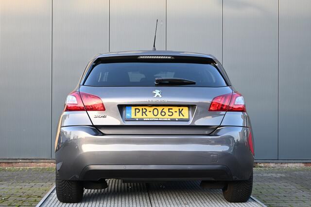 Peugeot 308 1.2 PureTech Blue Lease Executive camera