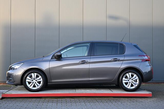 Peugeot 308 1.2 PureTech Blue Lease Executive camera