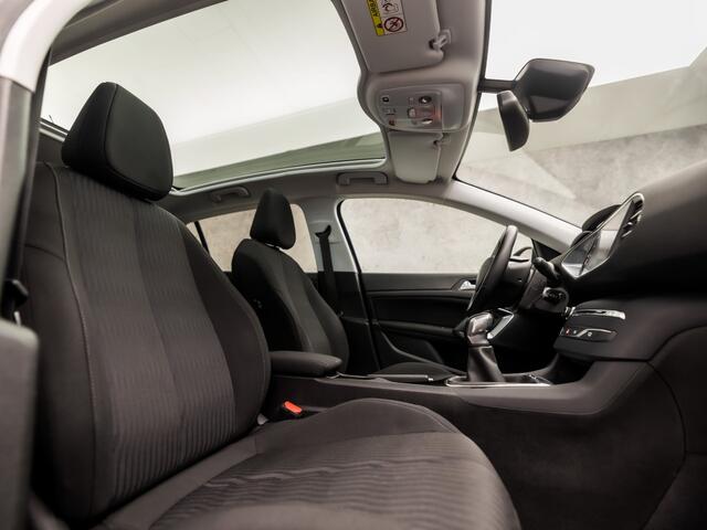 Peugeot 308 1.2 PureTech Sport (PANORAMADAK, GROOT NAVI, GETINT GLAS, PARKEERSENSOREN, SPORTSTOELEN, LM VELGEN, CRUISE, NIEUWSTAAT)