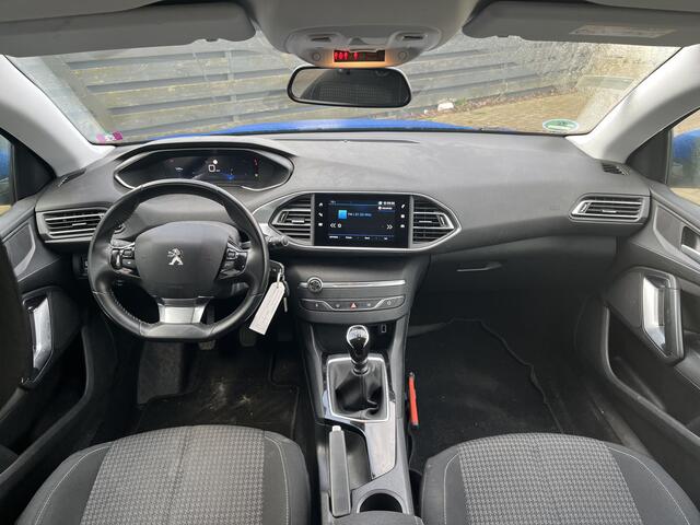 Peugeot 308 1.2 PureTech Blue Lease Active / Led / Cruise / Lmv / Virtual / Carplay