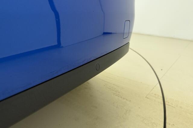 Peugeot 308 1.2 PureTech Blue Lease Allure Digitale i-Cockpit l Sportstoelen l Camera l Climate Control l Apple Carplay & Android Auto l Bluetooth l Adaptive Cruise Control l DAB l Lichtmetalen Velgen