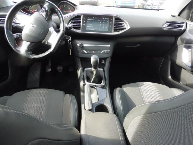 Peugeot 308 1.2 PureTech Blue Lease Executive Trekhaak | Pano | LMV | LED | Navi | Cruise