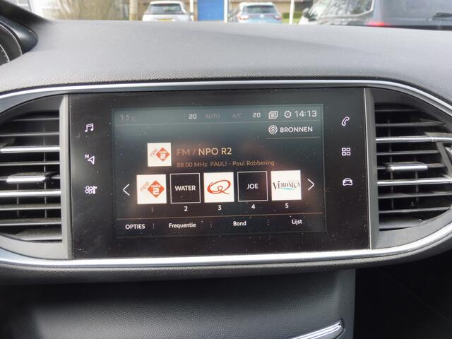 Peugeot 308 1.2 PureTech Blue Lease Executive Trekhaak | Pano | LMV | LED | Navi | Cruise