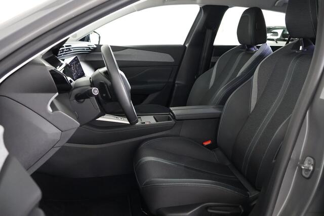 Peugeot 308 1.2 131 pK PureTech Allure / LED / Navi / CarPlay / ACC / CAM / AUT