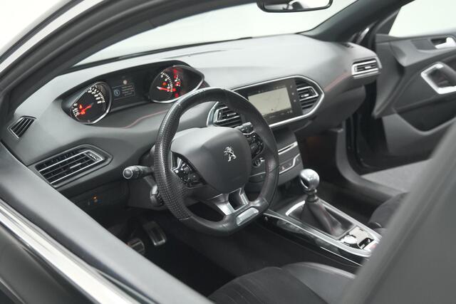 Peugeot 308 SW PureTech 130 GT-line | Trekhaak | Panoramadak | Camera | Alcantara Bekleding | Dodehoekdetectie