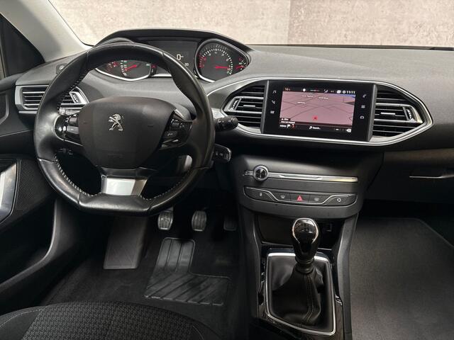 Peugeot 308 SW 1.2 PureTech Sport (APPLE CARPLAY, GROOT NAVI, TREKHAAK, SPORTSTOELEN, LM VELGEN, LANE ASSIST, NIEUWE APK, NIEUWSTAAT)