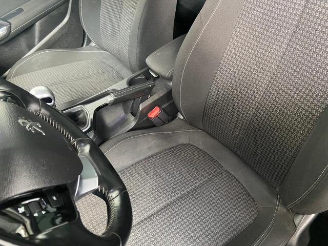 Peugeot 308 SW 1.2 PureTech Blue Lease Executive