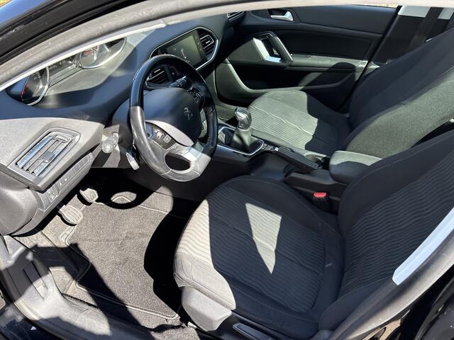 Peugeot 308 SW 1.2 PureTech Blue Lease Executive / NAVI / PANORAMADAK / CRUISE / 149dkm! NAP!