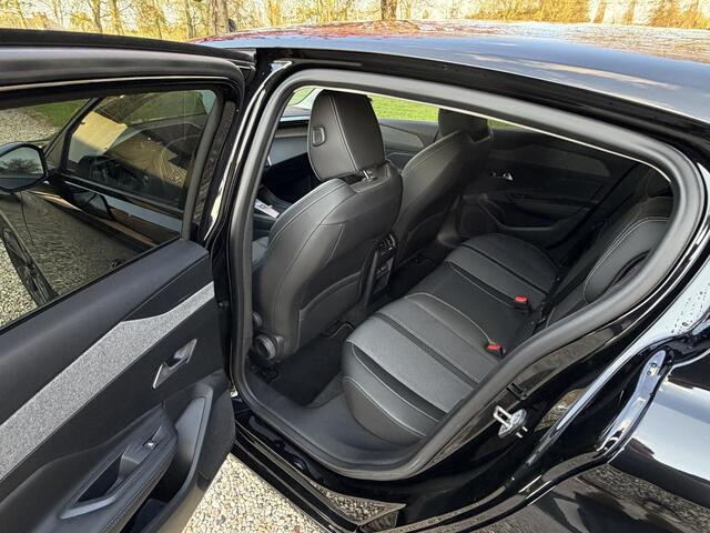 Peugeot 308 130PK Automaat, Black Edition, Carplay*Nieuwstaat*