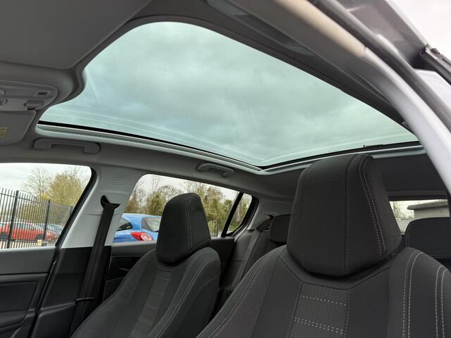Peugeot 308 1.2 PureTech Blue Lease Executive Pano,Navi,110pk,Dealer Onderhouden,Clima,Cruise,Pdc V+A,D-riem vv in 11-2024,N.A.P,Lm velgen,Apk tot 12-2026