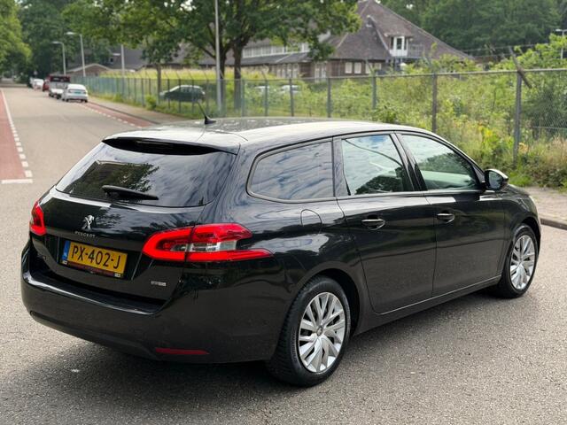 Peugeot 308 1.2 Benzine D-riem is vervangen - Navi !!!
