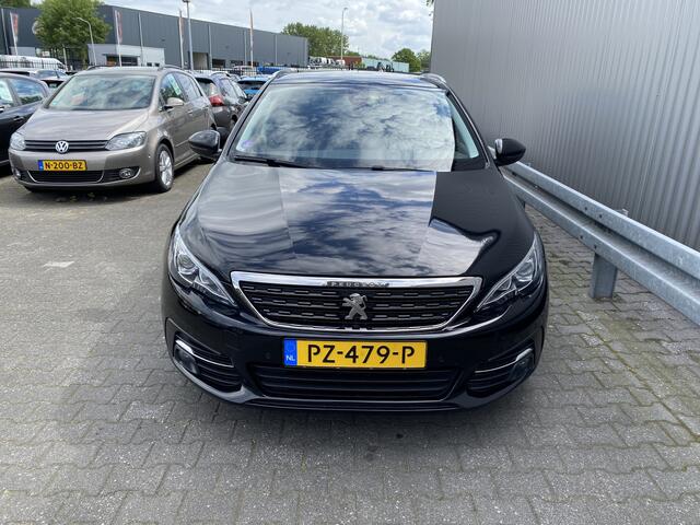 Peugeot 308 SW 1.2 PureTech Blue Lease Premium Clima, CC, CarPlay, Pano, PDC, LM, nw. APK - Inruil Mogelijk -
