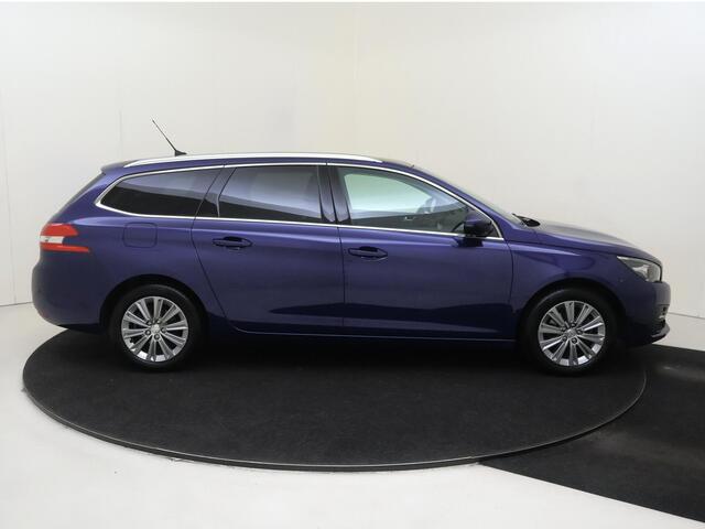 Peugeot 308 SW 1.2 PureTech Allure | cruise control | electronic climate control | Panoramadak | Navigatiesysteem full map |