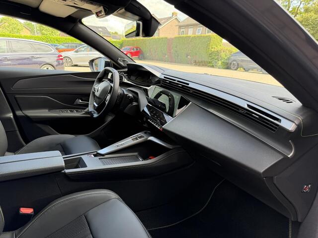 Peugeot 308 SW 1.2 Hybrid 145 e-DCS6 GT | Nieuwe Auto | Tot 8 jaar Garantie | Facelift model | Meest Complete Uitvoering | Schuif-Kantel Panoramadak | FOCAL Audio | Alcantara / Leder Massage Stoelen | Stoel- & Stuurverwarming | Navigatie | 18" Lichtmetalen Velgen | C