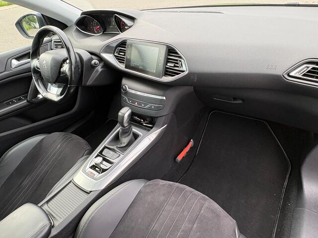 Peugeot 308 SW 1.2 Distributie vervangen PANO CAMERA XENON LEDER