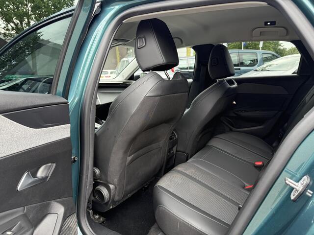 Peugeot 308 SW 1.6 Plug-in Hybrid 180 Allure PHEV | VAN: 26.900,- VOOR: 24.877,- UW WKVOORDEEL: 2.023,- | STOELVERWARMING| DEALER ONDERHOUDEN| DODE HOEK SENSOR| ACHTERUITRIJCAMERA| RIJKLAARPRIJS INCL. 12 MND BOVAG GARANTIE|