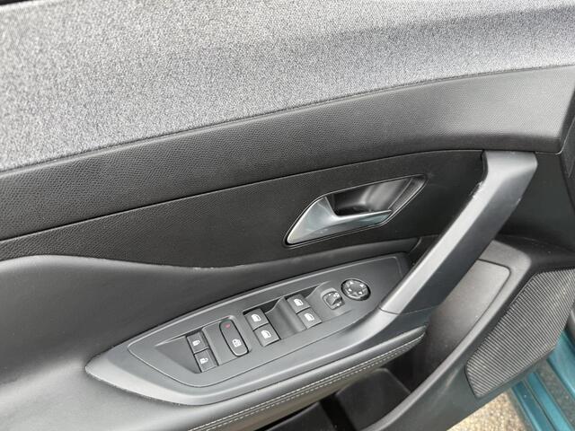 Peugeot 308 SW 1.6 Plug-in Hybrid 180 Allure PHEV | VAN: 26.900,- VOOR: 24.877,- UW WKVOORDEEL: 2.023,- | STOELVERWARMING| DEALER ONDERHOUDEN| DODE HOEK SENSOR| ACHTERUITRIJCAMERA| RIJKLAARPRIJS INCL. 12 MND BOVAG GARANTIE|
