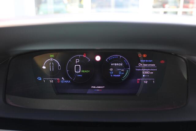 Peugeot 308 SW 1.6 Plug-in Hybrid 225 GT | PANORAMA SCHUIF/KANTEL DAK | 18" LICHTMETALEN VELGEN | ACHTERUITRIJ CAMERA | PARKEERSENSOREN VOOR + ACHTER | LED MATRIX KOPLAMPEN | NAVIGATIE | ELEKTRISCH BEDIENBARE BESTUURDERSSTOEL MET MASSAGE FUNCTIE | STOEL VERWAMING | D