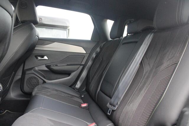 Peugeot 308 SW 1.6 Plug-in Hybrid 225 GT | PANORAMA SCHUIF/KANTEL DAK | 18" LICHTMETALEN VELGEN | ACHTERUITRIJ CAMERA | PARKEERSENSOREN VOOR + ACHTER | LED MATRIX KOPLAMPEN | NAVIGATIE | ELEKTRISCH BEDIENBARE BESTUURDERSSTOEL MET MASSAGE FUNCTIE | STOEL VERWAMING | D