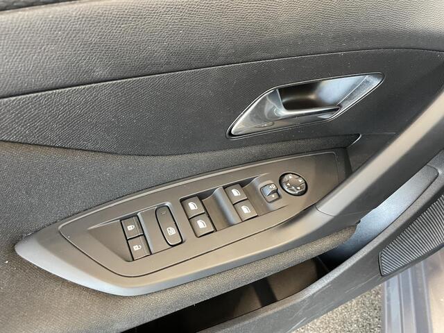Peugeot 308 SW 1.2 PureTech 130 PK SW S&S Allure Pack Climate Control Navigatiesysteem Parkeersensoren 16" lichtmetalen velgen Elektrisch inklapbare buitenspiegels