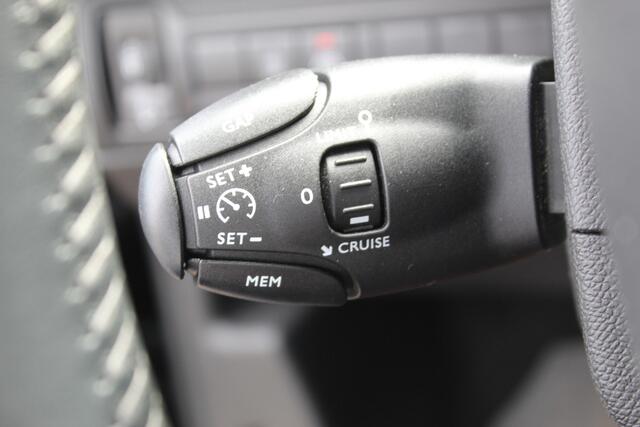 Peugeot 308 SW 1.2 Turbo 131 PK Blue Lease Allure Erg nette en goed onderhouden Peugeot 308 360 Camera, Navigatie, Clima, pdc, lmv