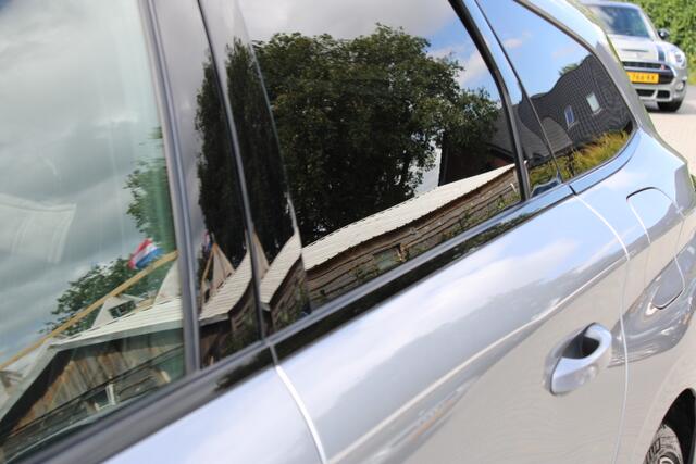 Peugeot 308 SW 1.6 Plug-in Hybrid 225 GT - Panoramadak - 360 camera- Keyless - Matrix - Apple Dab - 18 inch - getint glas
