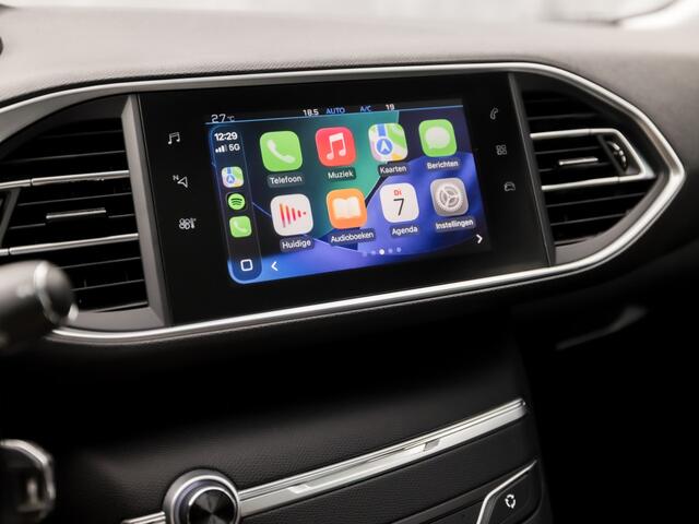 Peugeot 308 SW 1.2 PureTech Sport (PANORAMADAK, APPLE CARPLAY, GROOT NAVI, PARKEERSENSOREN, GETINT GLAS, SPORTSTOELEN, LANE ASSIST, CRUISE, NIEUWSTAAT)