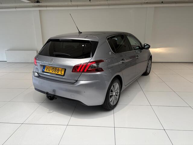 Peugeot 308 1.2 PureTech Allure | 130pk | Panoramadak | Trekhaak | Climate Control | Parkeersensoren |