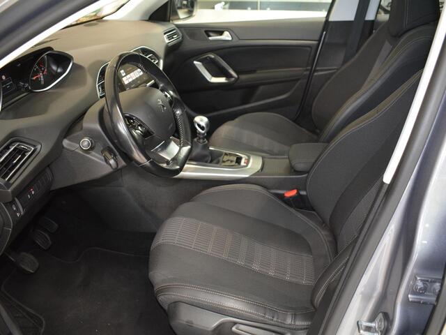 Peugeot 308 1.2 PureTech Allure | 130pk | Panoramadak | Trekhaak | Climate Control | Parkeersensoren |