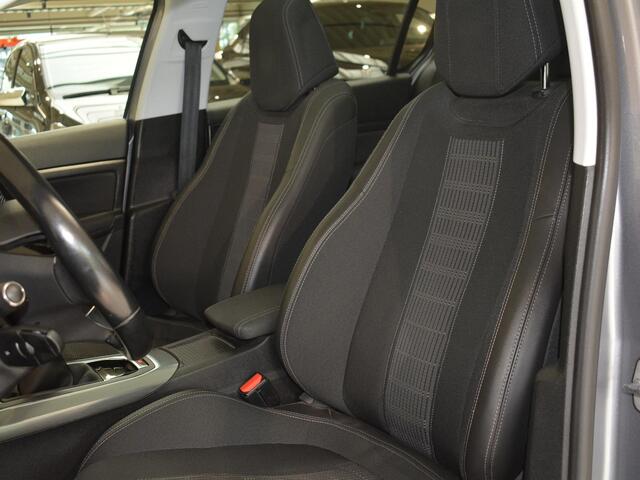 Peugeot 308 1.2 PureTech Allure | 130pk | Panoramadak | Trekhaak | Climate Control | Parkeersensoren |
