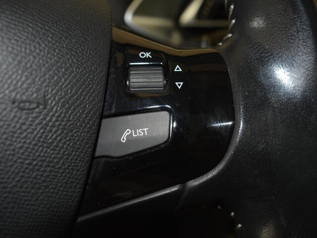 Peugeot 308 1.2 PureTech Allure | 130pk | Panoramadak | Trekhaak | Climate Control | Parkeersensoren |
