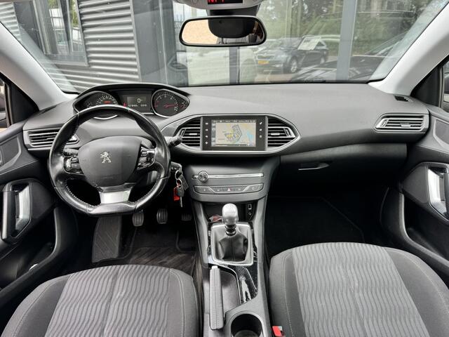 Peugeot 308 1.6HDi Executive*Panorama*Navi*EXPORT/EX.BPM*
