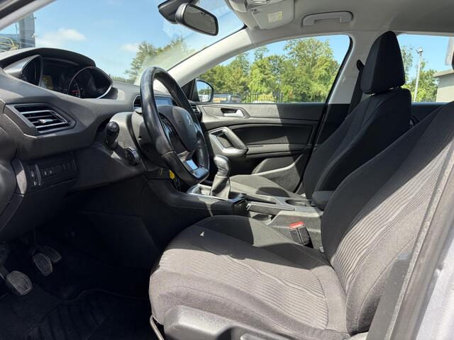 Peugeot 308 1.2 PureTech Active 2e Eigenaar,D-riem vv in 2024,Navi,Trekhaak,Clima,Cruise,Pdc,Dealer Onderhouden,Lm velgen,Recent beurt gehad,N.A.P,Apk tot 05-2027