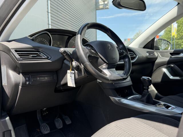 Peugeot 308 SW BWJ 2020 | 1.2T 111PK ACTIVE | CLIMA | NAVI | CARPLAY | CRUISE | LICHTMETAAL | PDC | PRIVACY GLASS |