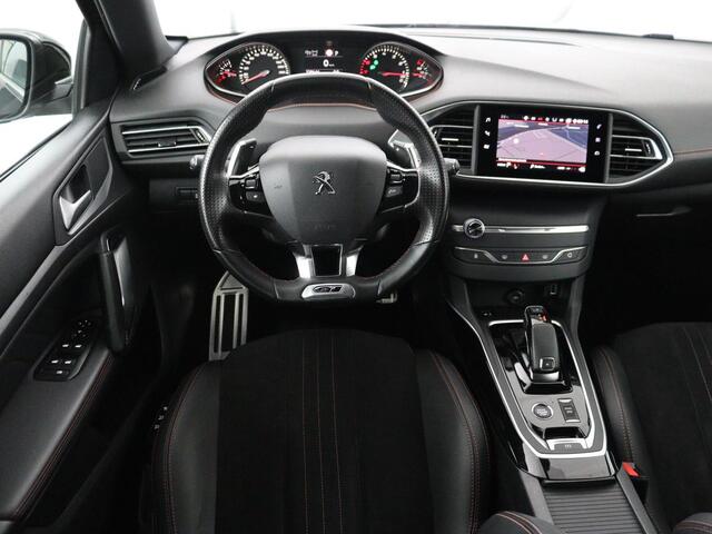 Peugeot 308 1.2 PureTech Blue Lease GT Panoramadak | 360 camera | Adaptive cruise | Carplay | Navigatie | DAB+ | Dodehoek herkenning | Sfeerverlichting | Climate control | Stoelverwarming